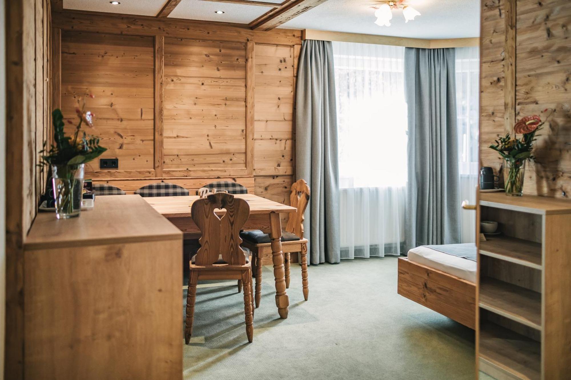 Arlen Lodge Hotel Inkl Premium Karte Im Sommer Sankt Anton am Arlberg Kültér fotó